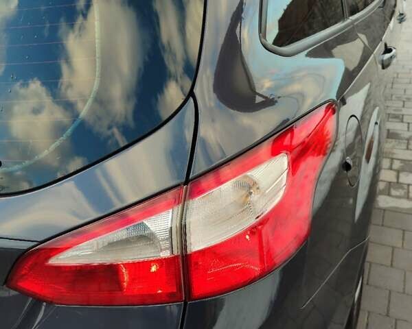 Серый Форд Фокус, объемом двигателя 1.6 л и пробегом 235 тыс. км за 7200 $, фото 5 на Automoto.ua