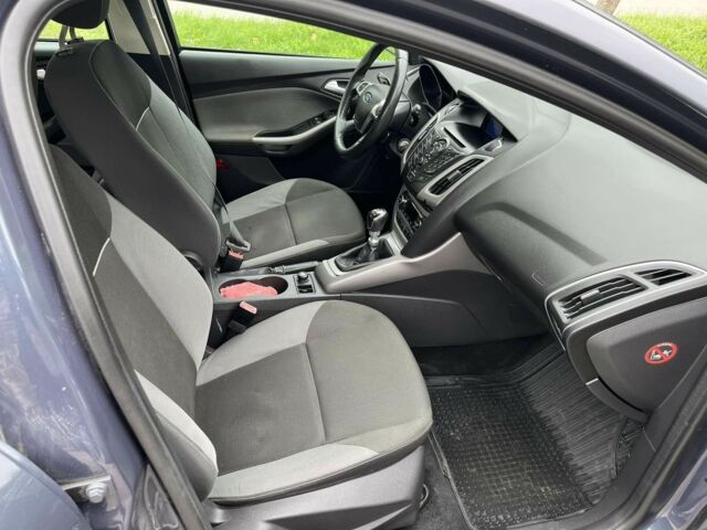 Серый Форд Фокус, объемом двигателя 1.6 л и пробегом 260 тыс. км за 7200 $, фото 17 на Automoto.ua