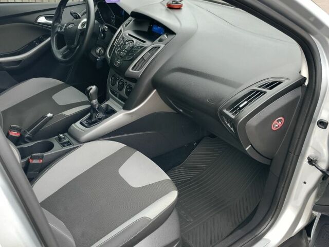 Сірий Форд Фокус, об'ємом двигуна 1.6 л та пробігом 233 тис. км за 6900 $, фото 3 на Automoto.ua