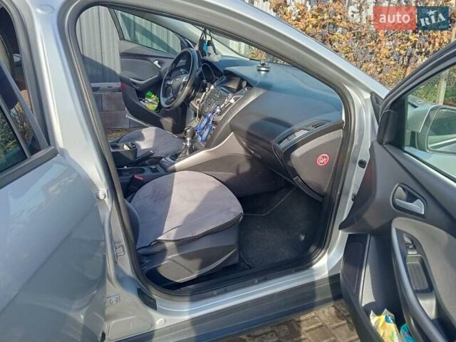 Серый Форд Фокус, объемом двигателя 1.56 л и пробегом 280 тыс. км за 6700 $, фото 4 на Automoto.ua