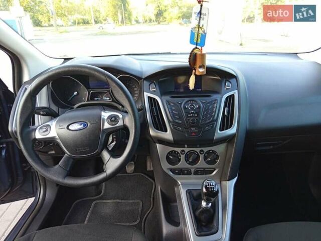 Серый Форд Фокус, объемом двигателя 1.56 л и пробегом 240 тыс. км за 7500 $, фото 56 на Automoto.ua