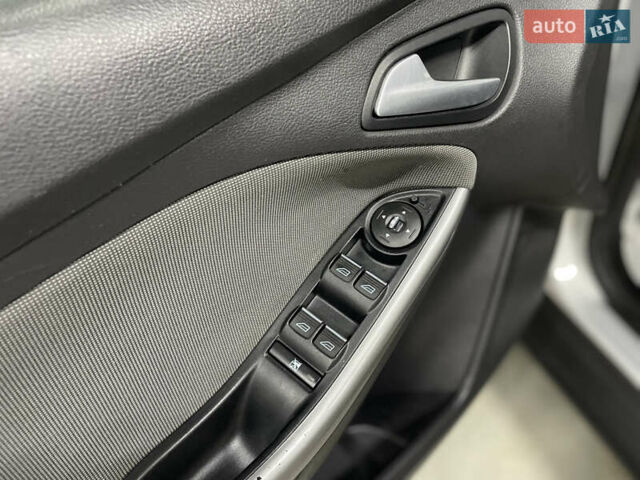 Серый Форд Фокус, объемом двигателя 1.6 л и пробегом 232 тыс. км за 7850 $, фото 29 на Automoto.ua