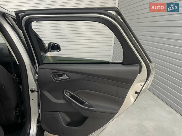 Серый Форд Фокус, объемом двигателя 1.6 л и пробегом 248 тыс. км за 7999 $, фото 19 на Automoto.ua