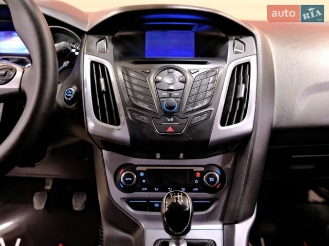 Серый Форд Фокус, объемом двигателя 1.6 л и пробегом 215 тыс. км за 5900 $, фото 16 на Automoto.ua