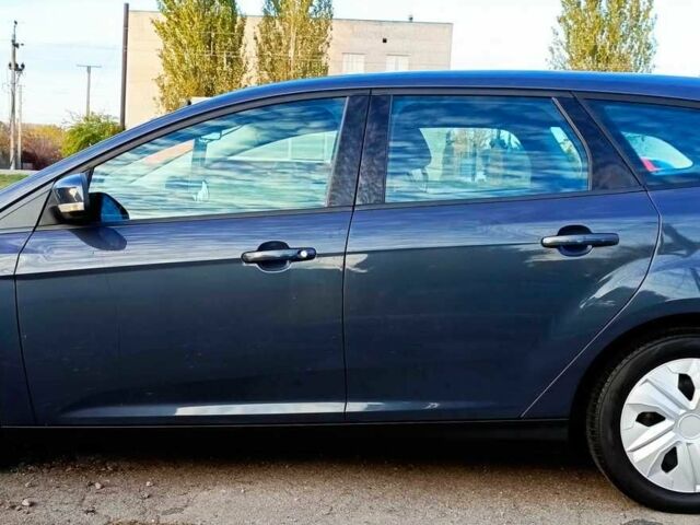 Серый Форд Фокус, объемом двигателя 1.6 л и пробегом 112 тыс. км за 6900 $, фото 3 на Automoto.ua