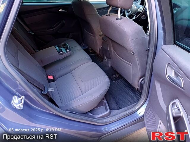 Серый Форд Фокус, объемом двигателя 1.6 л и пробегом 220 тыс. км за 7700 $, фото 5 на Automoto.ua