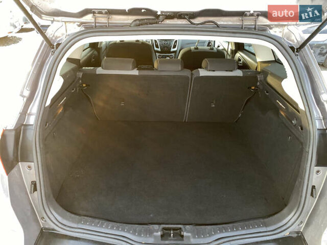 Серый Форд Фокус, объемом двигателя 1.6 л и пробегом 260 тыс. км за 8300 $, фото 45 на Automoto.ua