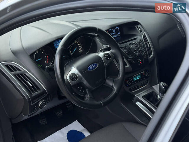 Серый Форд Фокус, объемом двигателя 1.6 л и пробегом 235 тыс. км за 7800 $, фото 41 на Automoto.ua