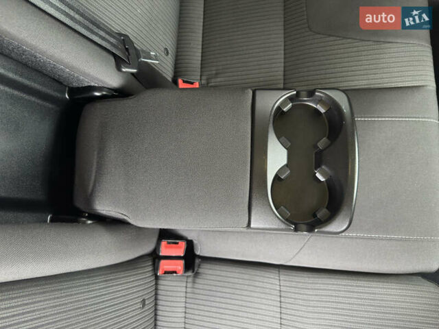 Серый Форд Фокус, объемом двигателя 1.6 л и пробегом 219 тыс. км за 8749 $, фото 42 на Automoto.ua