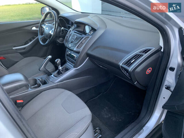 Форд Фокус 2013 в Ровно на Automoto.ua Серый Форд Фокус, объемом двигателя 1.6 л и пробегом 236 тыс. км за 7950 $, фото 26 на Automoto.ua