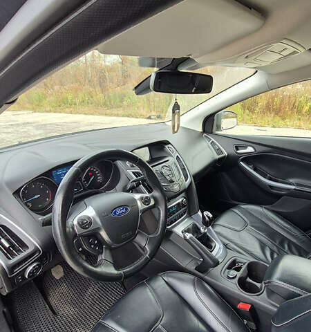 Серый Форд Фокус, объемом двигателя 1.6 л и пробегом 226 тыс. км за 8800 $, фото 1 на Automoto.ua