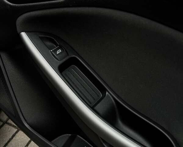 Серый Форд Фокус, объемом двигателя 1.6 л и пробегом 200 тыс. км за 8700 $, фото 34 на Automoto.ua