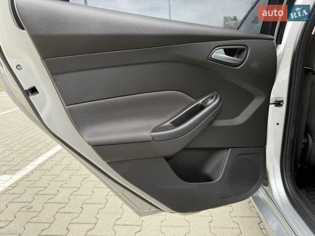 Серый Форд Фокус, объемом двигателя 1.56 л и пробегом 232 тыс. км за 7400 $, фото 29 на Automoto.ua