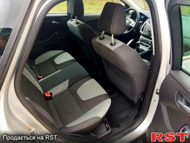Форд Фокус 2013 в Вознесенске на Automoto.ua Серый Форд Фокус, объемом двигателя 1 л и пробегом 133 тыс. км за 6600 $, фото 8 на Automoto.ua
