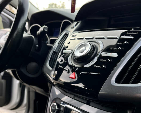 Сірий Форд Фокус, об'ємом двигуна 1.6 л та пробігом 259 тис. км за 8400 $, фото 26 на Automoto.ua