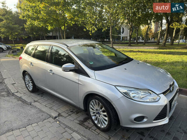 Форд Фокус 2013 у Львові на Automoto.ua Сірий Форд Фокус, об'ємом двигуна 1.56 л та пробігом 172 тис. км за 9100 $, фото 2 на Automoto.ua