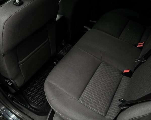 Серый Форд Фокус, объемом двигателя 1.6 л и пробегом 223 тыс. км за 7999 $, фото 32 на Automoto.ua