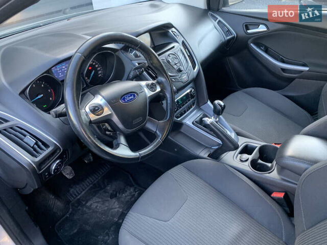 Форд Фокус 2013 в Ровно на Automoto.ua Серый Форд Фокус, объемом двигателя 1.6 л и пробегом 236 тыс. км за 7950 $, фото 18 на Automoto.ua