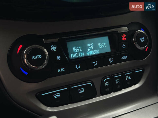 Серый Форд Фокус, объемом двигателя 1.6 л и пробегом 235 тыс. км за 7800 $, фото 68 на Automoto.ua