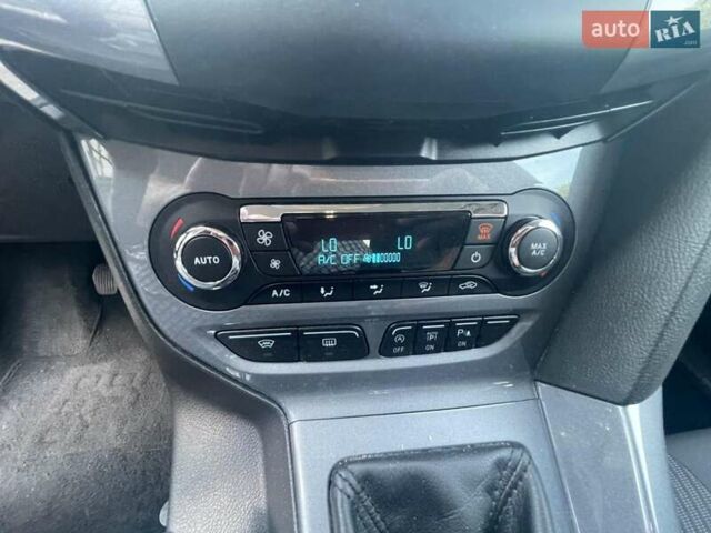 Серый Форд Фокус, объемом двигателя 1.6 л и пробегом 224 тыс. км за 8500 $, фото 37 на Automoto.ua