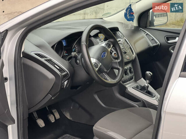 Серый Форд Фокус, объемом двигателя 1.6 л и пробегом 243 тыс. км за 7000 $, фото 16 на Automoto.ua