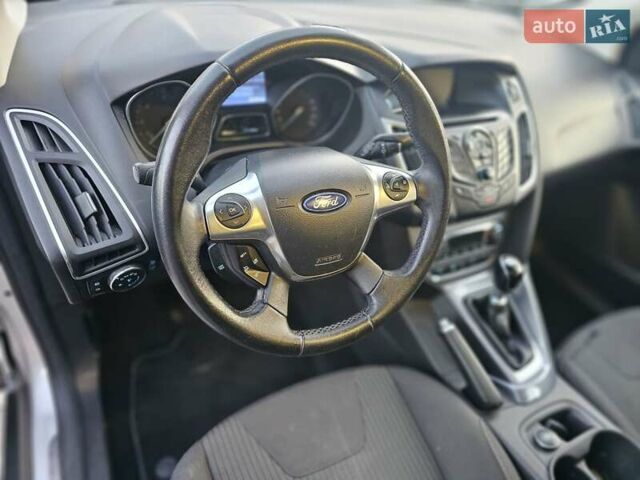 Форд Фокус 2013 у Стрые на Automoto.ua Сірий Форд Фокус, об'ємом двигуна 1.6 л та пробігом 231 тис. км за 8300 $, фото 31 на Automoto.ua