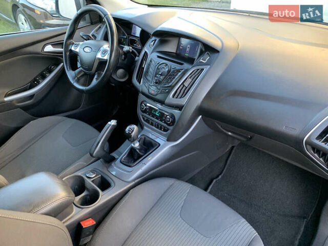 Серый Форд Фокус, объемом двигателя 1.6 л и пробегом 236 тыс. км за 7800 $, фото 26 на Automoto.ua