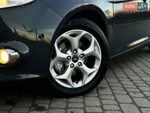 Серый Форд Фокус, объемом двигателя 1.6 л и пробегом 219 тыс. км за 9499 $, фото 48 на Automoto.ua