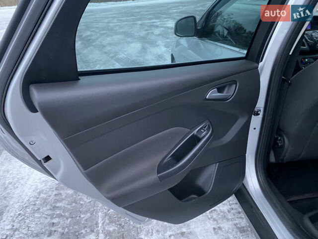 Сірий Форд Фокус, об'ємом двигуна 1.6 л та пробігом 238 тис. км за 7999 $, фото 14 на Automoto.ua