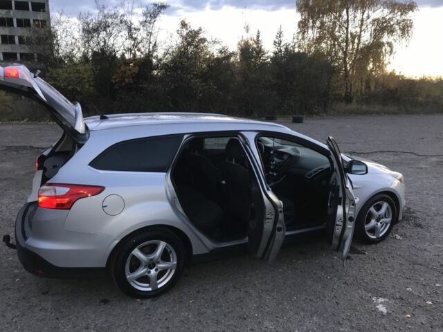 Серый Форд Фокус, объемом двигателя 1.6 л и пробегом 259 тыс. км за 8400 $, фото 4 на Automoto.ua