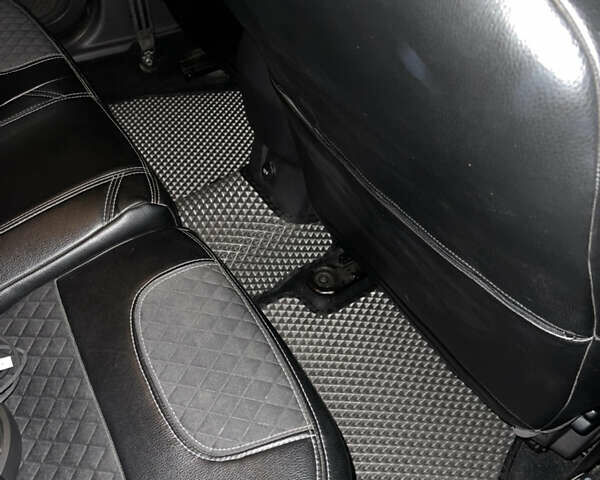 Серый Форд Фокус, объемом двигателя 1.56 л и пробегом 197 тыс. км за 8500 $, фото 14 на Automoto.ua