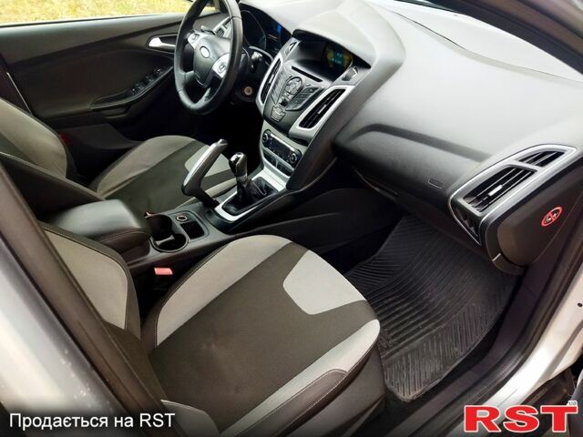 Форд Фокус 2013 в Вознесенске на Automoto.ua Серый Форд Фокус, объемом двигателя 1 л и пробегом 133 тыс. км за 6600 $, фото 7 на Automoto.ua