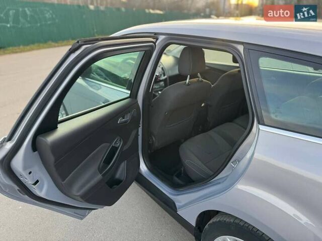 Сірий Форд Фокус, об'ємом двигуна 2 л та пробігом 193 тис. км за 7600 $, фото 24 на Automoto.ua