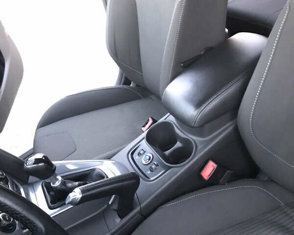 Форд Фокус 2013 в Львове на Automoto.ua Серый Форд Фокус, объемом двигателя 1.56 л и пробегом 259 тыс. км за 8400 $, фото 35 на Automoto.ua