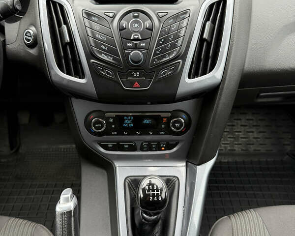 Серый Форд Фокус, объемом двигателя 1.56 л и пробегом 232 тыс. км за 7400 $, фото 21 на Automoto.ua