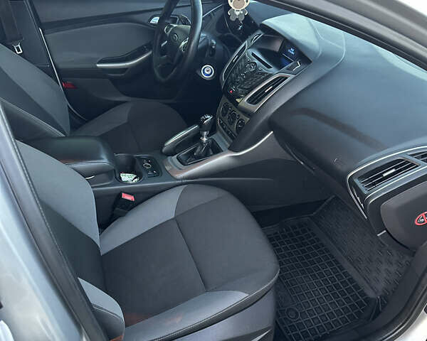 Серый Форд Фокус, объемом двигателя 1.6 л и пробегом 199 тыс. км за 7200 $, фото 11 на Automoto.ua