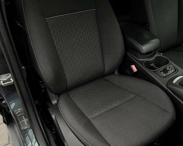 Серый Форд Фокус, объемом двигателя 1.6 л и пробегом 200 тыс. км за 8700 $, фото 38 на Automoto.ua