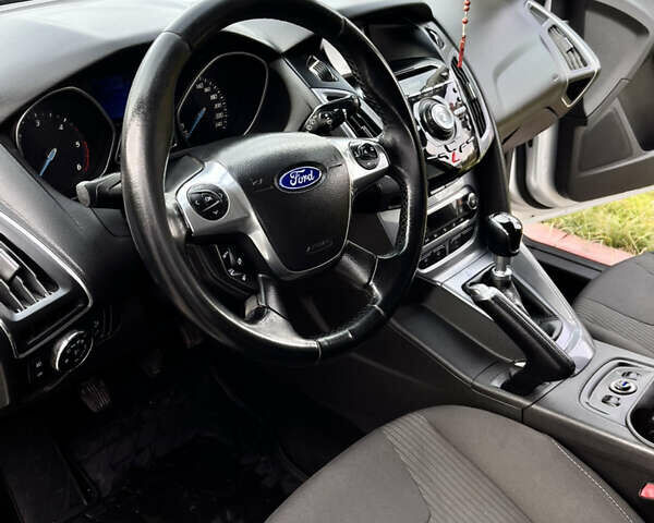 Сірий Форд Фокус, об'ємом двигуна 1.6 л та пробігом 259 тис. км за 8400 $, фото 16 на Automoto.ua