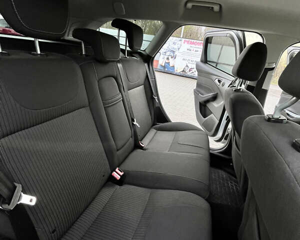 Сірий Форд Фокус, об'ємом двигуна 1.6 л та пробігом 259 тис. км за 8400 $, фото 34 на Automoto.ua