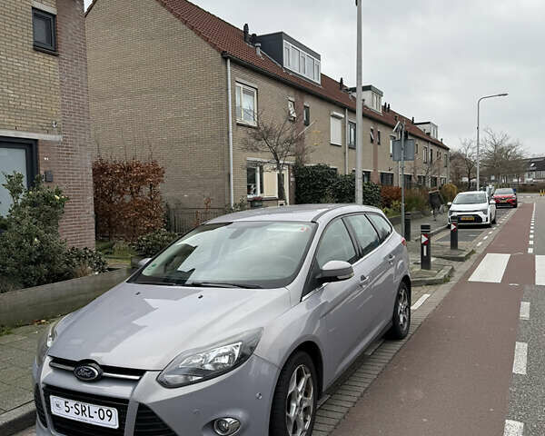 Серый Форд Фокус, объемом двигателя 1.56 л и пробегом 225 тыс. км за 8800 $, фото 56 на Automoto.ua