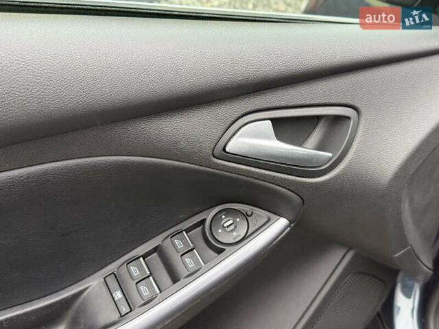 Серый Форд Фокус, объемом двигателя 1.6 л и пробегом 232 тыс. км за 9200 $, фото 40 на Automoto.ua