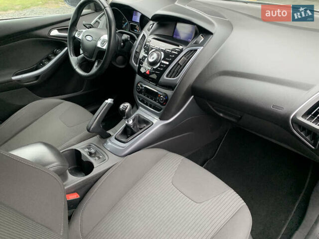 Серый Форд Фокус, объемом двигателя 1.6 л и пробегом 215 тыс. км за 8200 $, фото 26 на Automoto.ua