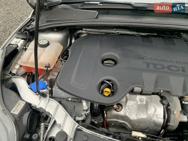 Серый Форд Фокус, объемом двигателя 1.6 л и пробегом 215 тыс. км за 8200 $, фото 14 на Automoto.ua