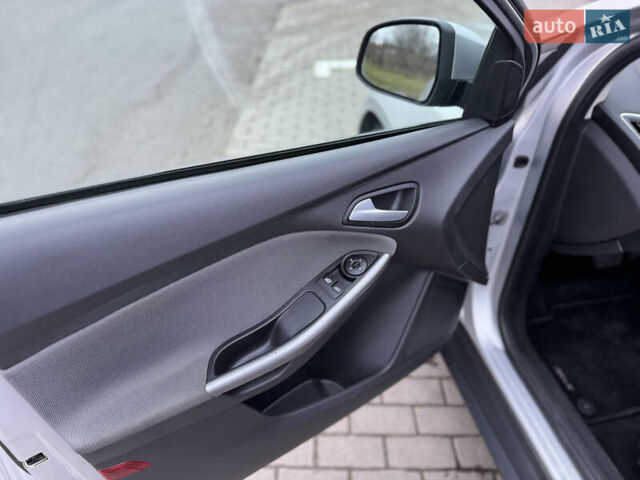 Серый Форд Фокус, объемом двигателя 2 л и пробегом 253 тыс. км за 8600 $, фото 17 на Automoto.ua