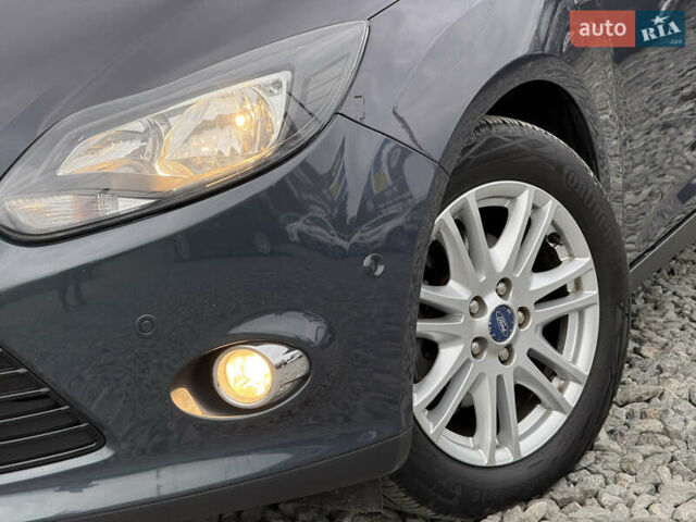 Серый Форд Фокус, объемом двигателя 1.6 л и пробегом 227 тыс. км за 8900 $, фото 9 на Automoto.ua