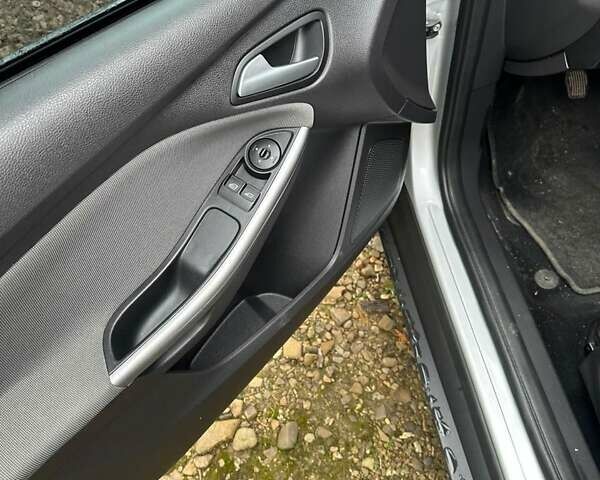 Сірий Форд Фокус, об'ємом двигуна 1.6 л та пробігом 196 тис. км за 7750 $, фото 4 на Automoto.ua