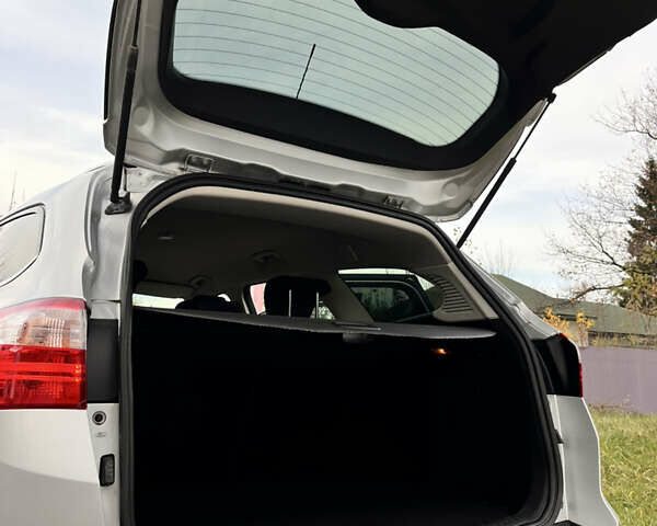 Сірий Форд Фокус, об'ємом двигуна 1.6 л та пробігом 259 тис. км за 8400 $, фото 47 на Automoto.ua