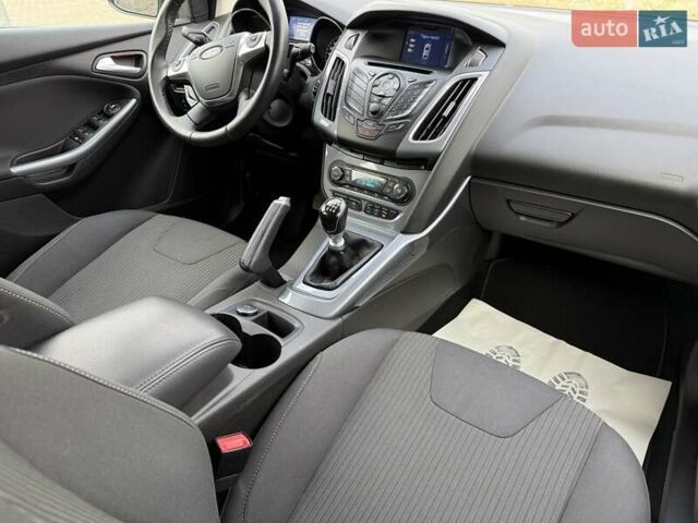 Серый Форд Фокус, объемом двигателя 1.6 л и пробегом 230 тыс. км за 7899 $, фото 84 на Automoto.ua