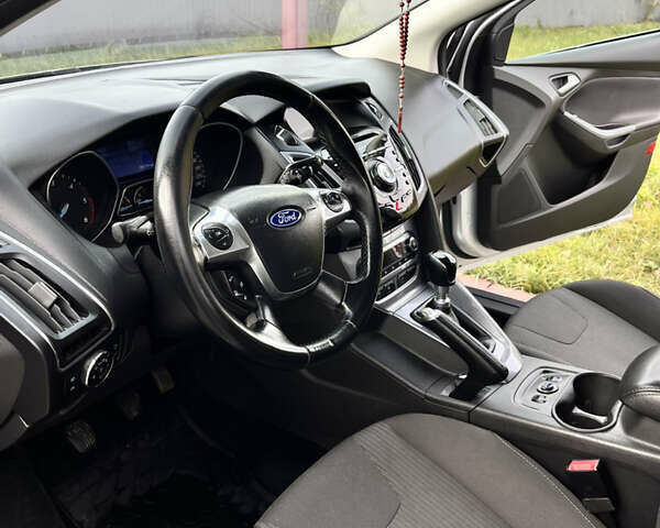 Сірий Форд Фокус, об'ємом двигуна 1.6 л та пробігом 259 тис. км за 8400 $, фото 18 на Automoto.ua