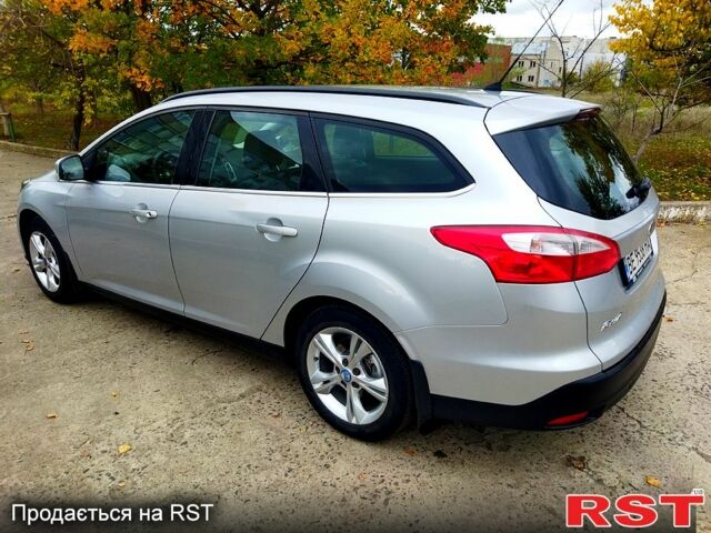 Форд Фокус 2013 в Вознесенске на Automoto.ua Серый Форд Фокус, объемом двигателя 1 л и пробегом 133 тыс. км за 6600 $, фото 3 на Automoto.ua
